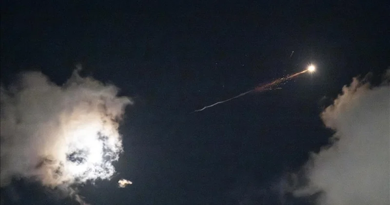 ABD/İsrail İran Savaşı na dahil olan Yemen deki Husiler İsrail e füze fırlattı