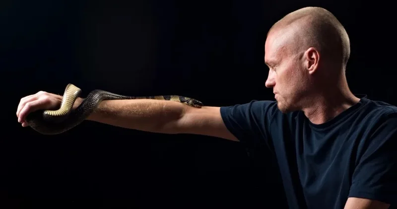 20 yıldır kendine yılan zehri enjekte ediyor: Kanı dünyayı kurtaracak