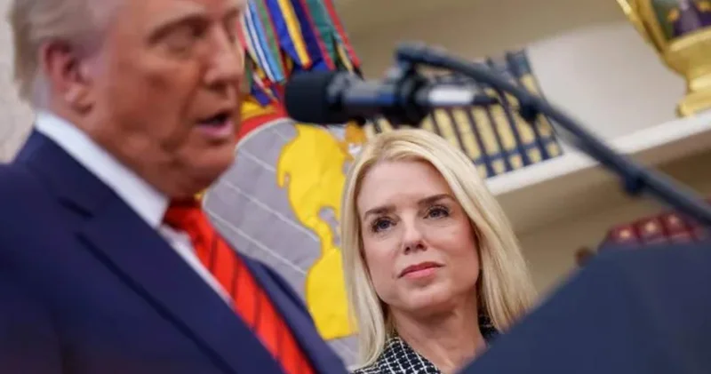 Trump sosyal medya hesabından veda etti