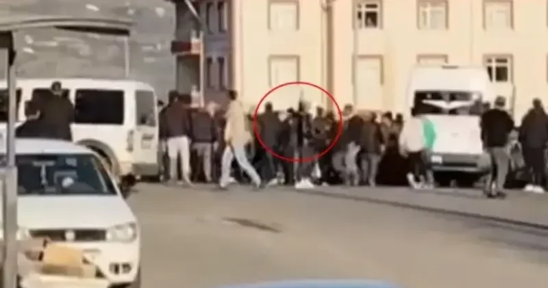 Taşlı sopalı ve bıçaklı ‘kız kaçırma’ kavgası: Muhtar dahil beş yaralı Diyarbakır Haberleri