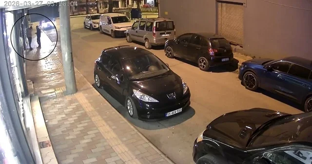 Kendisini darbeden kişiyi tabancayla vurup ağır yaraladı; olay kamerada Samsun Haberleri