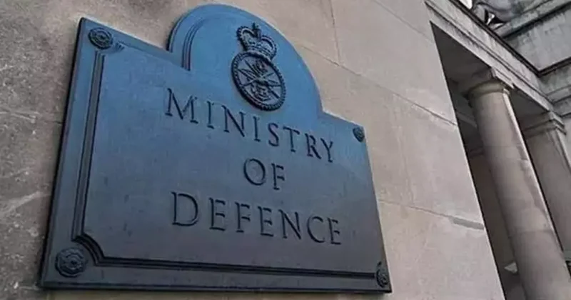 İngiltere den İran hazırlığı! Hürmüz için askeri yetkililerini toplayacak