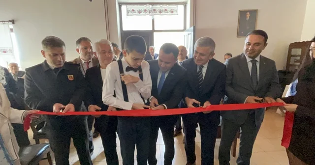 Otizmli iki gencin ilk kişisel resim sergisi: Renklerle Konuşuyoruz Bu sergide farklı olmanın güzel olduğunu göstermek istiyoruz Düzce Haberleri