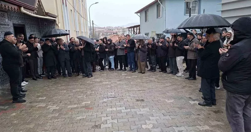 Hisarcık’tan 21 kişilik umre kafilesi dualarla uğurlandı