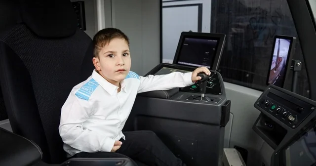 Tramvay tutkunu 6 yaşındaki Muhammet Enes in hayali gerçeğe dönüştü Kocaeli Haberleri