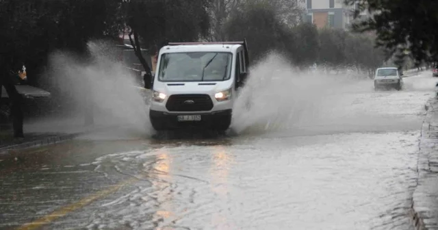 Muğla ya şiddetli yağış ve fırtına uyarısı Muğla Haberleri