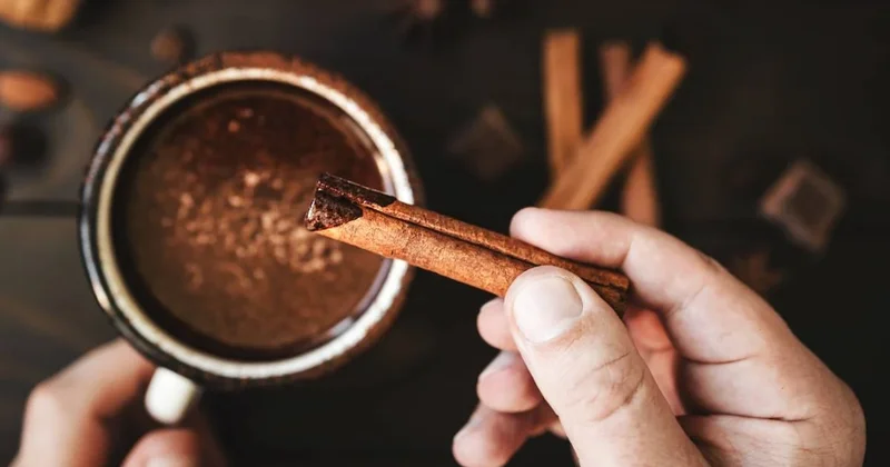 Perşembe günleri kahveye tarçın ekleyip içmek erkekleri zenginleştirir mi? Sosyal medya ilginç Rus ritüelini konuşuyor Sözcü Gazetesi