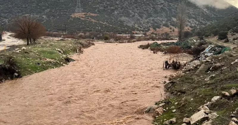 Elmalı da Sel Felaketi: Tarım Arazileri Su Altında