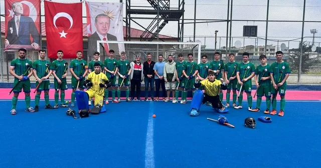 Ardeşen Anadolu İmam Hatip Lisesi, hokeyde Türkiye 3. sü oldu Rize Haberleri