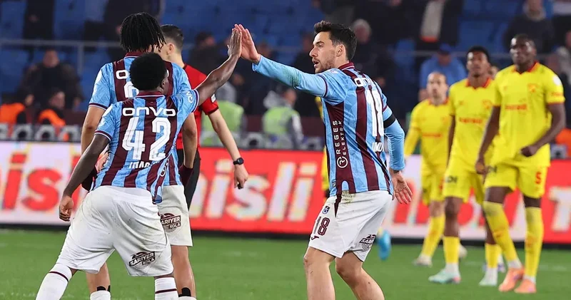 Trabzonspor 10 kişi kaldığı maçta direndi: Uzatmalarda beraberliği buldu