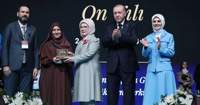 Emine Erdoğan dan Aile ve Nüfus 10 Yılı Vizyon Belgesi paylaşımı