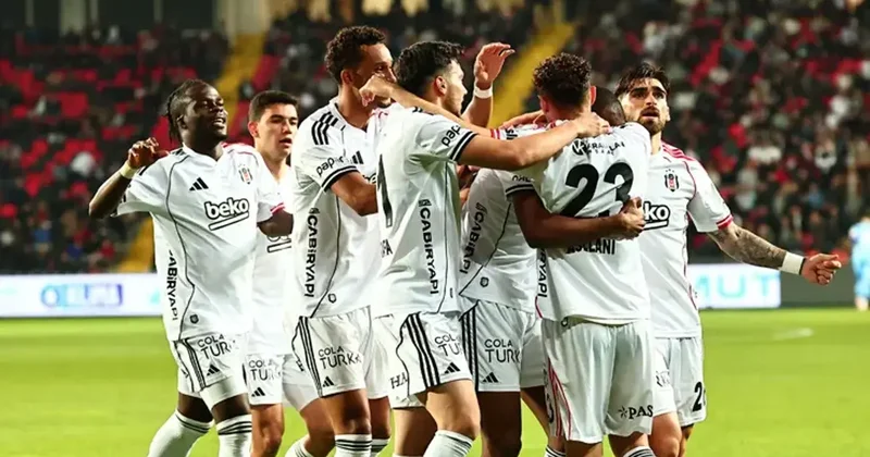 Ben hayatımda böylesini yaşamadım Nihat Kahveci, Beşiktaş ın yıldızını yerden yere vurdu Fanatik Gazetesi Beşiktaş (BJK) Haberleri Spor