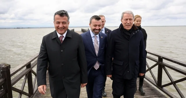 TBMM Milli Savunma Komisyonu Başkanı Akar, Kızılırmak Deltası Kuş Cenneti ni gezdi Samsun Haberleri