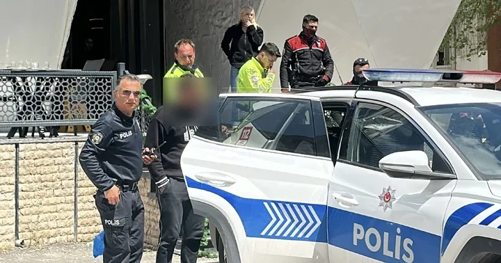 Yaya olan iki grup arasında yol verme kavgası: 1 i ağır 3 yaralı! 8 kişi gözaltında
