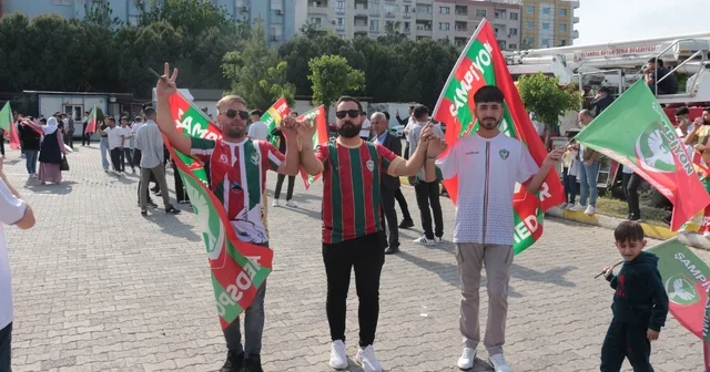 Amed Sportif Faaliyetler in Süper Lig e yükselmesi Cizre de kutlandı Şırnak Haberleri