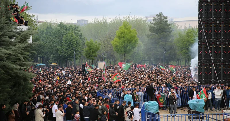 Amedspor taraftarı, Süper Lig yolundaki maçı dev ekrandan izledi!