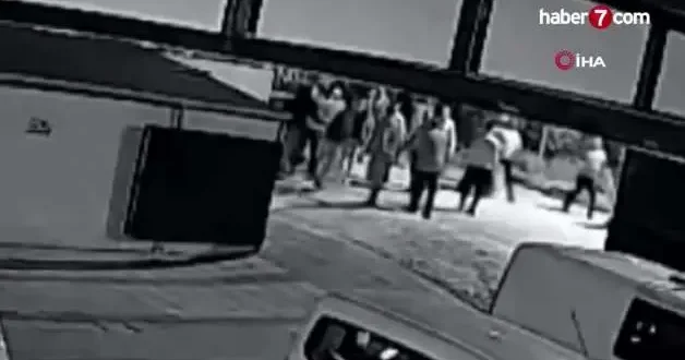 Yalova da 6 kişinin yaralandığı husumetli grupların silahlı kavgası kamerada