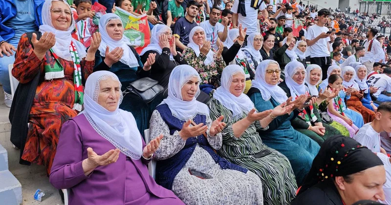Iğdır FK Amedspor maçına dakikalar kala barış annelerinin fotoğrafı yeniden gündemde