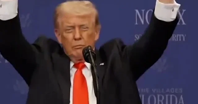 Trump eşcinsel haltercileri taklit etti VİDEO İZLE