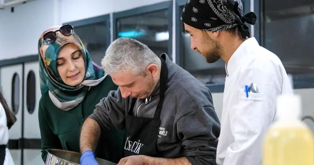 Bilecik te özel ihtiyaçlı bireyler pasta ve tatlı yaptı Bilecik Haberleri