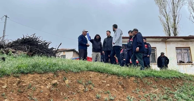 Kırıkkale de sağanak sonrası toprak kayması; 9 yapı hasar gördü Kırıkkale Haberleri