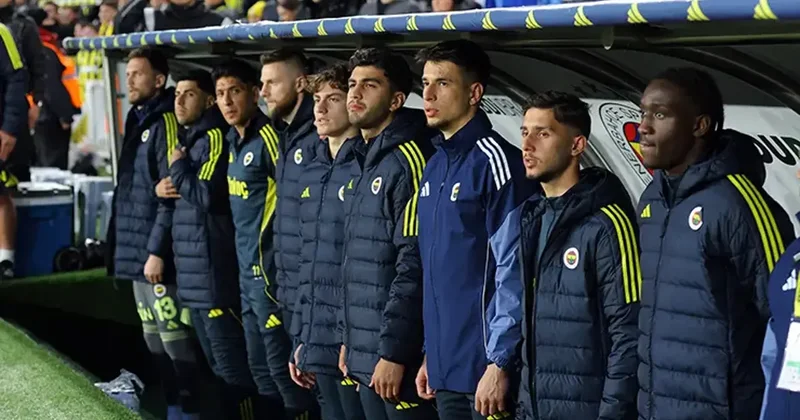 Fenerbahçe nin yıldızına şok protesto! Başakşehir maçında oyuna girdi, neye uğradığını şaşırdı... Fanatik Gazetesi Fenerbahçe (FB) Haberleri Spor