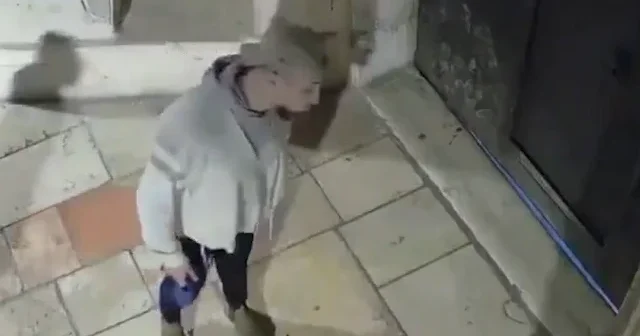 İsrailli Kudüs teki Aziz Yakup Katedrali’ne defalarca tükürdü VİDEO İZLE