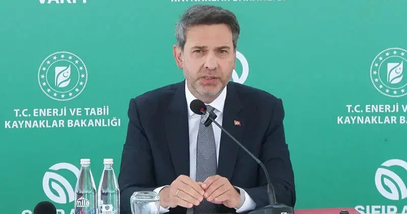 Bakan Bayraktar: Sıfır emisyonlu ve karbon nötr emisyonlu ekonomi hedefimiz var