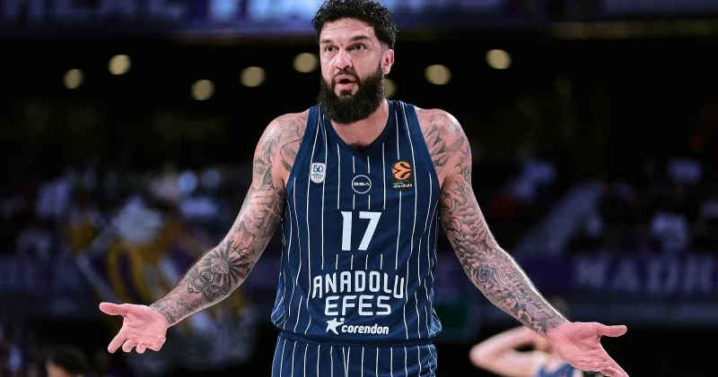 Vincent Poirier den Anadolu Efes i yıkan haber Basketbol Haberleri