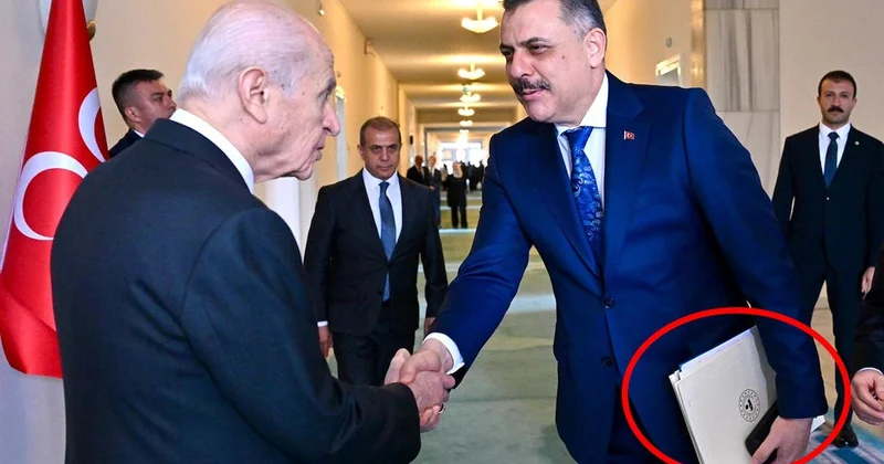 Bakanların Bahçeli’yi ziyaretinde dikkat çeken dosya detayı Sözcü Gazetesi