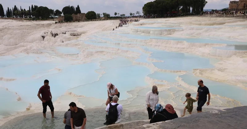 Pamukkale de tüm zamanların günlük ziyaretçi rekoru kırıldı