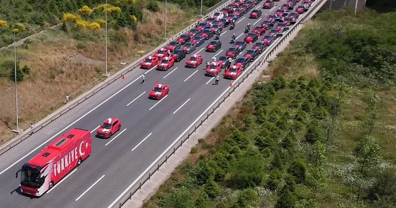 Bizim Çocuklar ı Dünya Kupası na uğurlayan konvoy dünya basınında