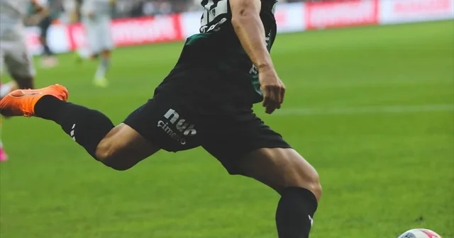 Kocaelispor da kaptan Ahmet Oğuz veda etti Ahmet Oğuz: Koşarak geldiğim Kocaelispor a veda etme zamanı Bu armanın ve tribünün yeri bende ayrı olacak Kocaeli Haberleri