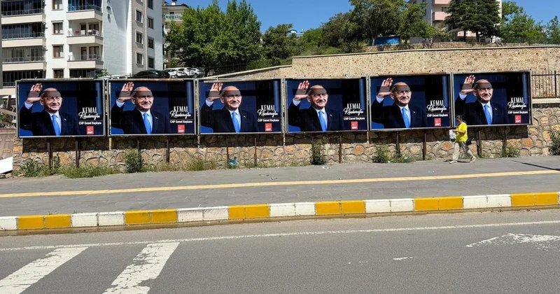 Kılıçdaroğlu nun afişleri, memleketi Tunceli de bilboardlara asıldı