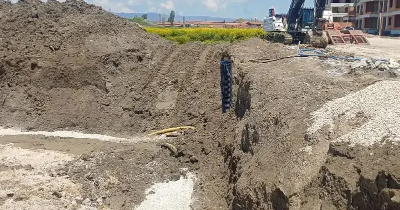 Temel kazısı sırasındaki göçük; 1 yaralı