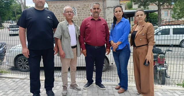 Edirne de CHP mitingine katılmayan muhtarlara belediye başkanından hizmet tehdidi iddiası Edirneli mahalle muhtarları: Siyasi yürüyüşe katılmadık diye tehdit edildik Edirne Haberleri