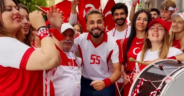 Merakla bekleniyordu: Sefo A Milli Takım için hazırladığı şarkının kısa kesitini paylaştı VİDEO İZLE
