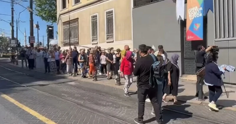 Turistler Yerebatan Sarnıcı için kuyrukta beklerken el koydular Sözcü Gazetesi