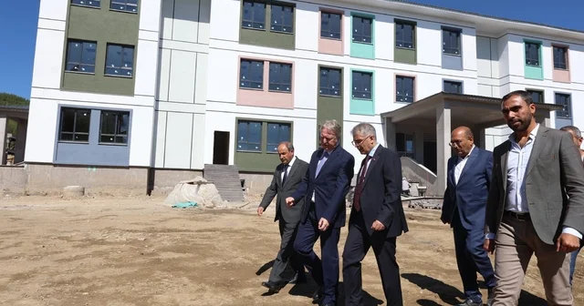 Vali Çelik, okul inşaatını inceledi Bingöl Haberleri