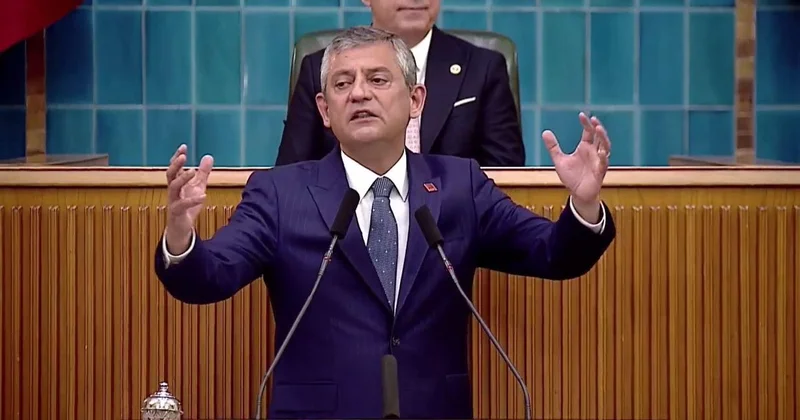 Özgür Özel, salonda Hain Kemal sloganı atanları böyle susturdu