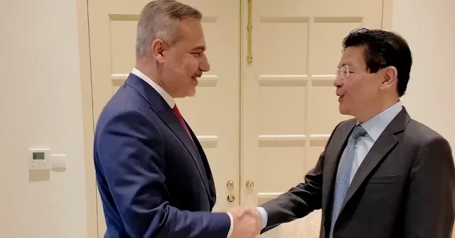 Dışişleri Bakanı Fidan Singapur Başbakanı Wong ile görüştü VİDEO İZLE