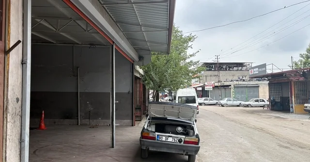 El freni çekilmeyen traktör metrelerce ilerledi, yoldan geçen sürücü durdurdu Osmaniye Haberleri Habertürk Yerel Haberler