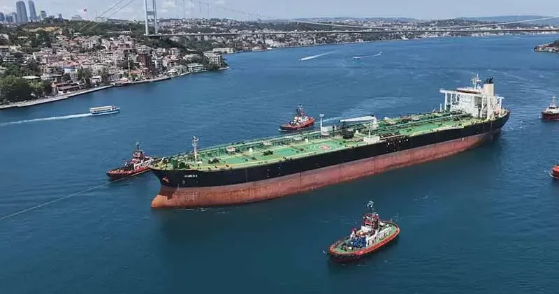Karadeniz de dron saldırısına uğrayan JAMES II isimli gemi İstanbul Boğazı ndan geçti