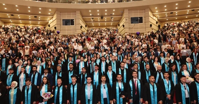 ERÜ Havacılık ve Uzay Bilimleri Fakültesi nde mezuniyet sevinci Kayseri Haberleri Habertürk Yerel Haberler