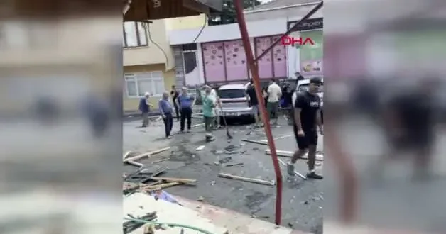 Sarıyer’de fren yerine gaza basan cip sürücüsü 5 araca çarptı; kaza kamerada