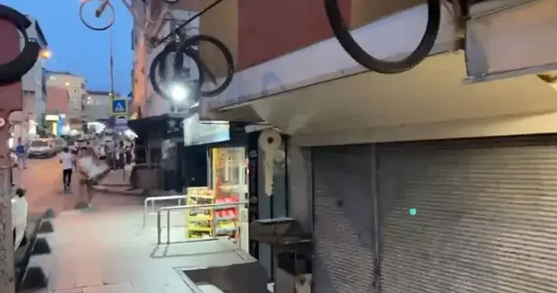Küçükçekmece de husumetlisi tarafından bıçaklanan bisiklet tamircisi ağır yaralandı