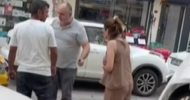 Taksici ile yolcunun güzergah kavgası kamerada: Biri aynayı kırdı diğeri biber gazı sıktı VİDEO İZLE