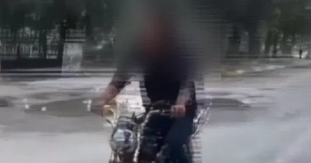 Trafikte dehşet saçan motosikletli magandalara ceza yağdı: Ana yolu yarış pisti gibi kullandılar VİDEO İZLE