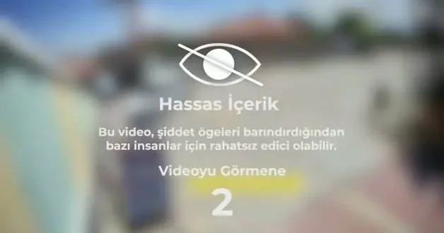 Feci kaza kamerada! Çarpışmanın etkisiyle marketin içine kadar sürüklendi