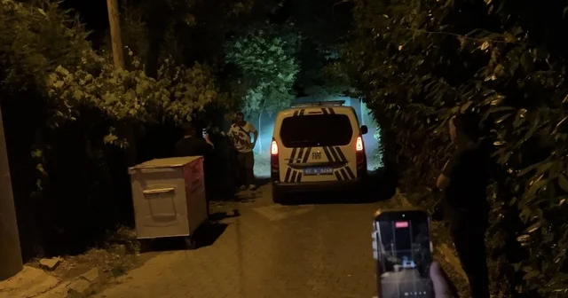 Misafir gittiği evi işgal ettiği öne sürülen Deniz Akkaya karakolluk oldu Eski manken Deniz Akkaya polis nezaretinde evden tahliye edildi Kocaeli Haberleri Habertürk Yerel Haberler